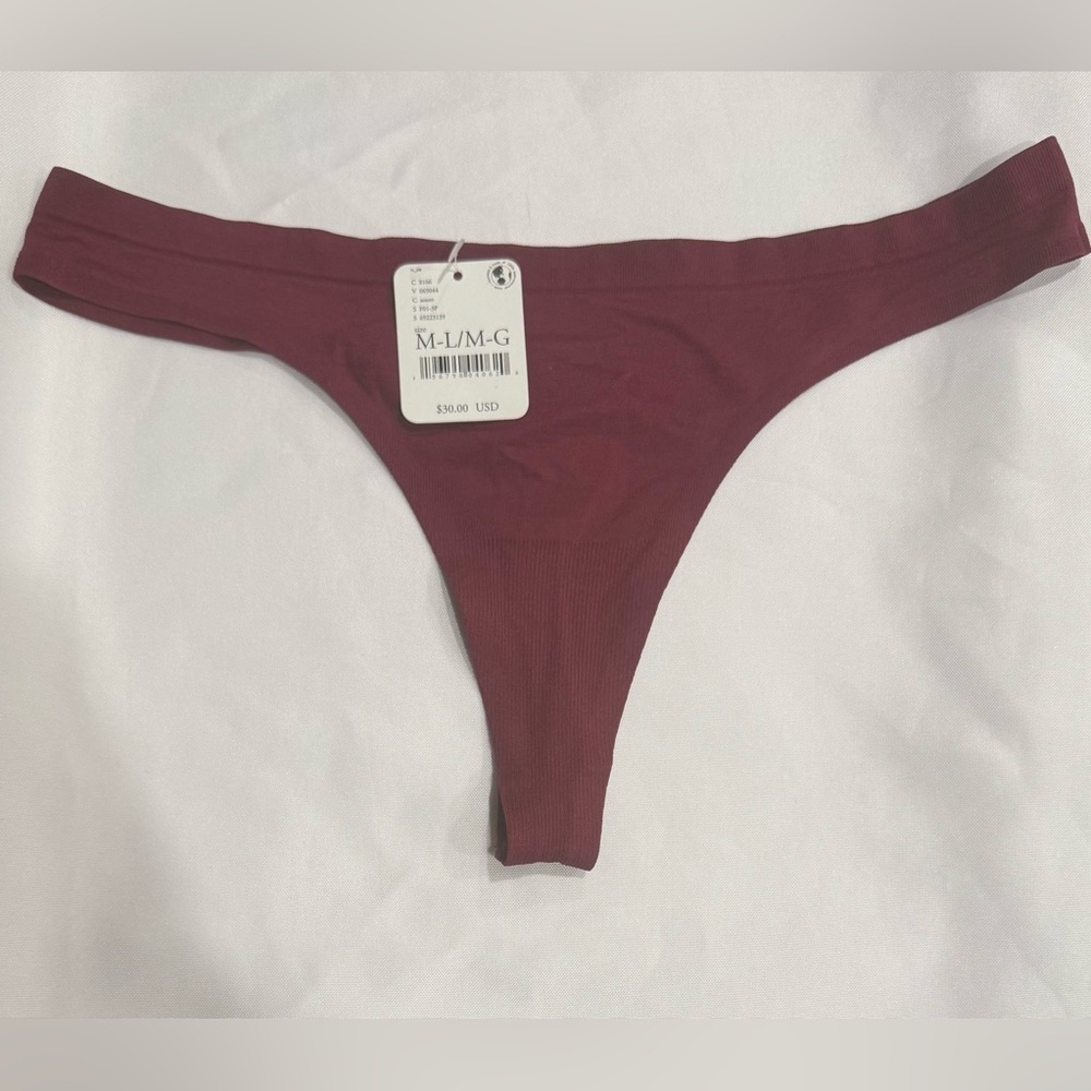 NWT No Show Seamless Thong Undies
